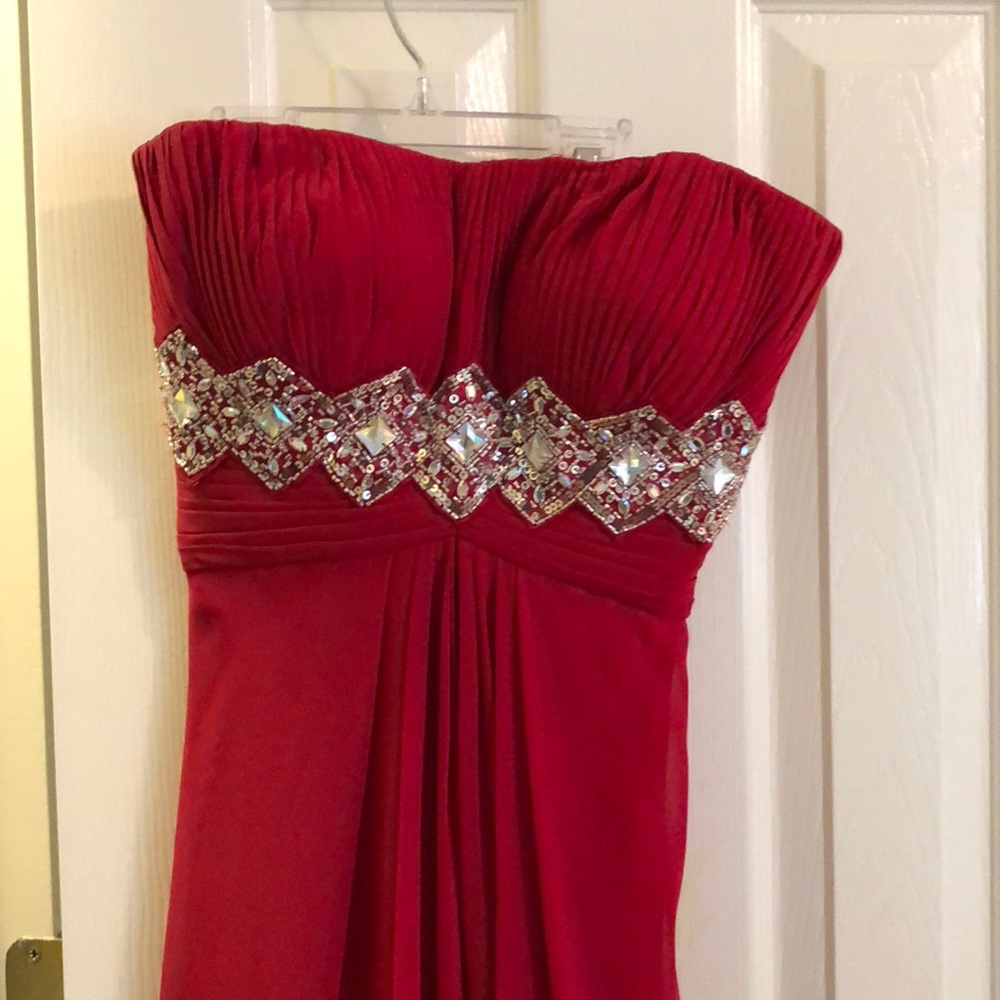 Red Tony Bowls size 2 evening gown